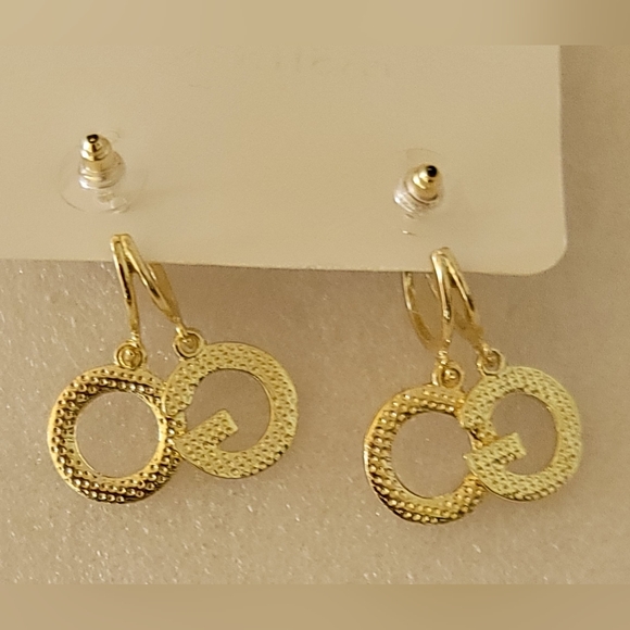 DOUBLE G LETTER EARRINGS. - Picture 5 of 10